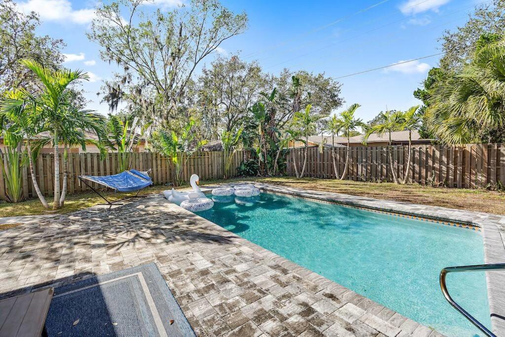 Florida Getaway With Backyard Pool Oasis Sarasota Exterior photo
