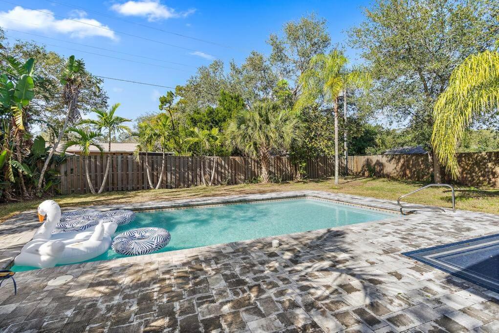 Florida Getaway With Backyard Pool Oasis Sarasota Exterior photo